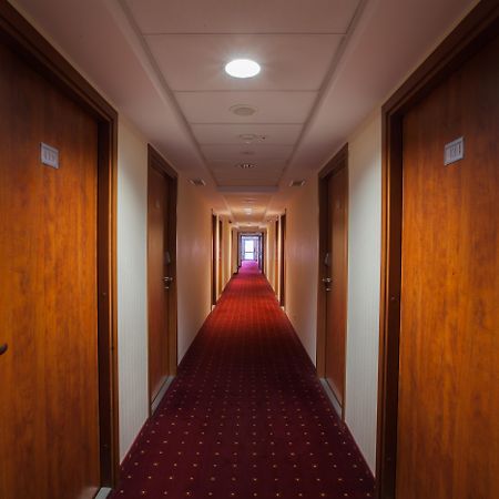 Qubus Hotel Legnica Kültér fotó